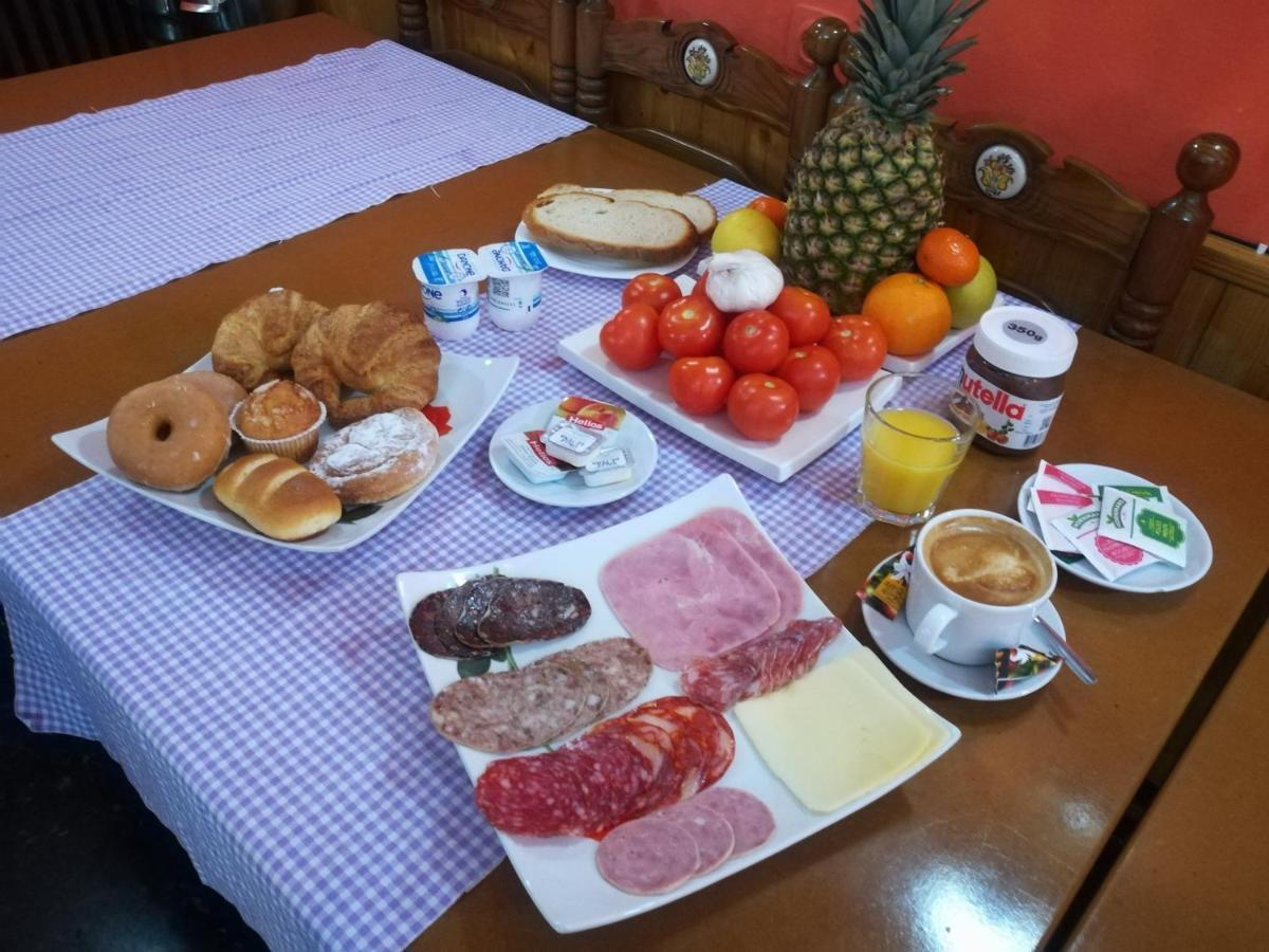Hostal Porta De Nuria Ribes de Freser Kültér fotó